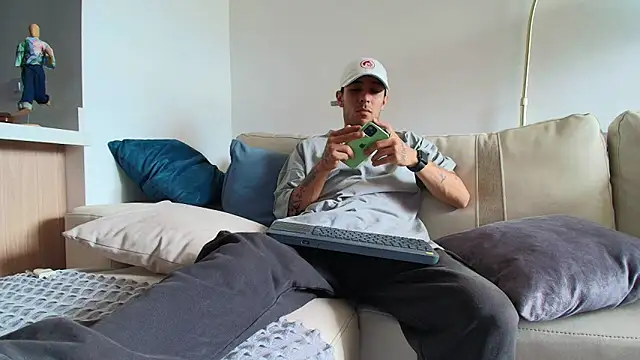 liorvante online show from February 27, 7:03 pm