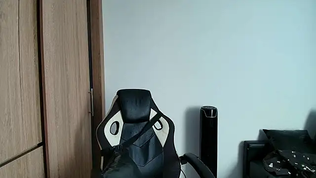 liorvante online show from March 1, 3:03 pm