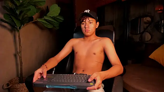 isaac grimm online show from March 3, 3:34 am