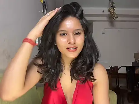 Piyyuu online show from June 2, 5:15 pm