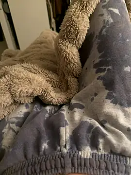 Snapshot of ResponsibleAir2 chatting on November 30, 10:41 am ResponsibleAir2 online show from November 30, 10:41 am