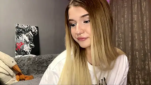 VikkiWittel online show from December 4, 4:59 pm