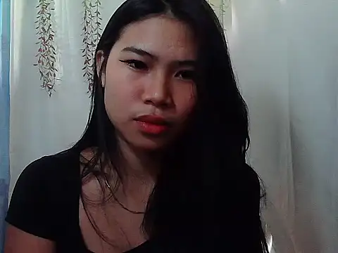 Snapshot of Allysonxx05 chatting on December 15, 12:59 am Allysonxx05 online show from December 15, 12:59 am