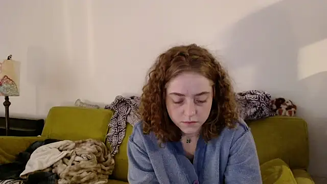 Snapshot of DeliaBlew chatting on December 15, 2:10 pm DeliaBlew online show from December 15, 2:10 pm