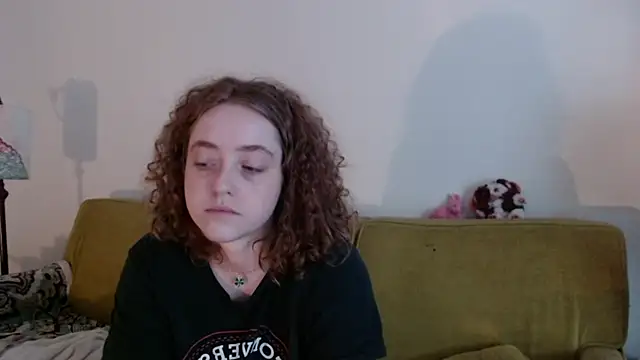 DeliaBlew online show from May 17, 11:39 am