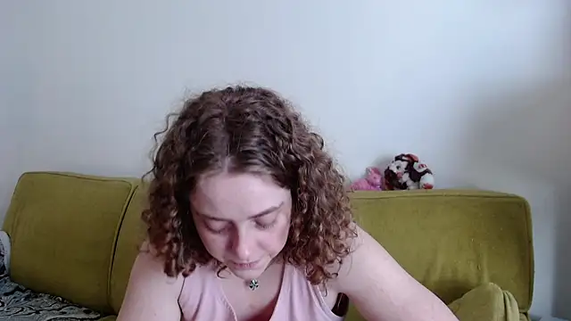 DeliaBlew online show from May 20, 4:46 pm