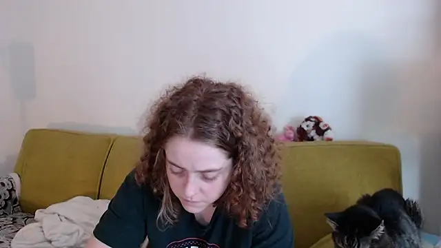 DeliaBlew online show from May 24, 12:32 pm