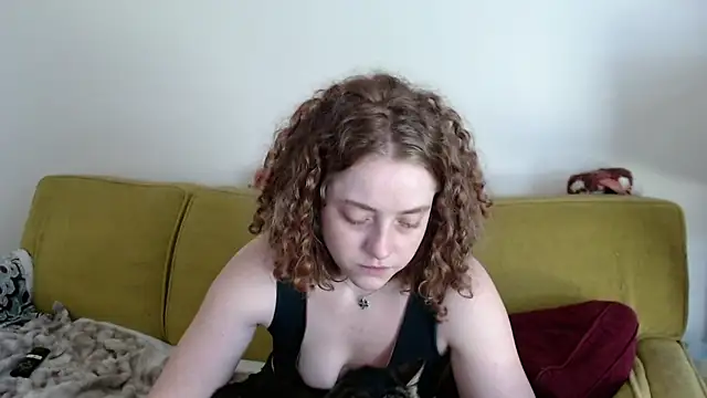 DeliaBlew online show from May 30, 2:14 pm