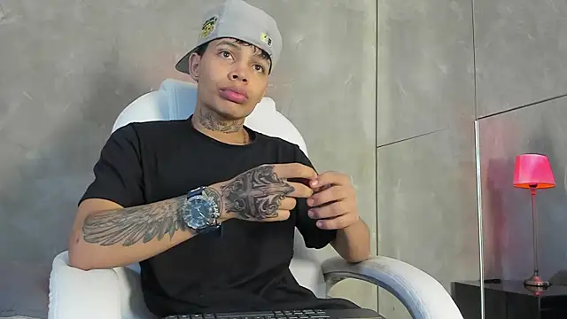 Snapshot of Renzo_Dogan chatting on December 4, 2:54 am Renzo Dogan online show from December 4, 2:54 am