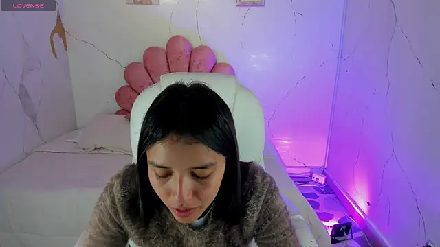 Snapshot of Cherrybombs_ chatting on March 17, 12:52 pm Cherrybombs online show from March 17, 12:52 pm