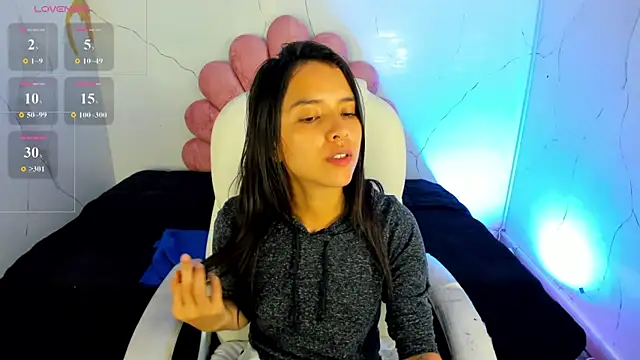 Snapshot of Cherrybombs_ chatting on March 25, 1:06 pm Cherrybombs online show from March 25, 1:06 pm