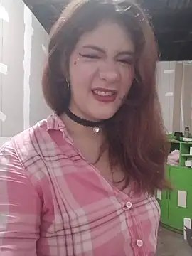 Snapshot of dakota021 chatting on February 24, 12:19 am dakota021 online show from February 24, 12:19 am