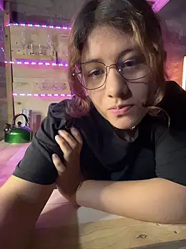 Snapshot of dakota021 chatting on March 9, 2:37 am dakota021 online show from March 9, 2:37 am