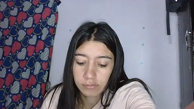 Snapshot of TaylorLove- chatting on December 1, 10:09 am TaylorLove- online show from December 1, 10:09 am