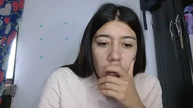 Snapshot of TaylorLove- chatting on December 4, 11:41 am TaylorLove- online show from December 4, 11:41 am