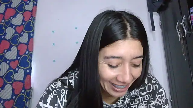 Snapshot of TaylorLove- chatting on December 5, 11:52 am TaylorLove- online show from December 5, 11:52 am