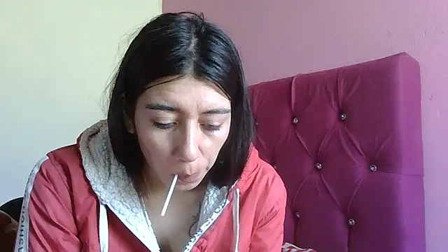 Snapshot of TaylorLove- chatting on December 14, 2:33 pm TaylorLove- online show from December 14, 2:33 pm