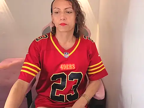 Ivonne ferrer   online show from February 4, 1:33 am