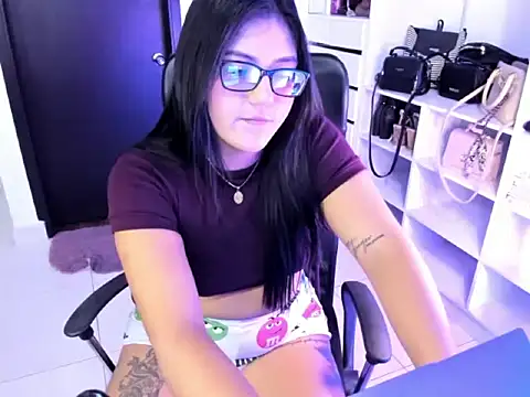 cristina697 online show from February 3, 4:21 am