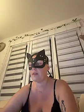 bellavelours online show from June 25, 8:24 pm