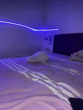 Lindalatina2001 online show from January 16, 12:03 am