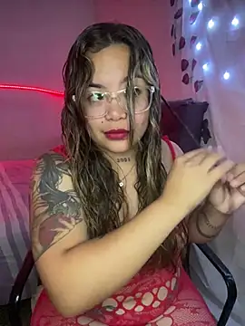 Lindalatina2001 online show from January 17, 1:10 am