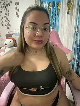 Lindalatina2001 online show from July 21, 12:24 am