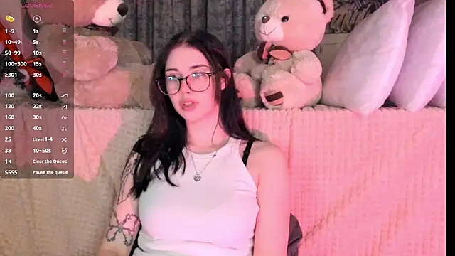 Snapshot of boobsfireee chatting on January 12, 1:55 am boobsfireee online show from January 12, 1:55 am