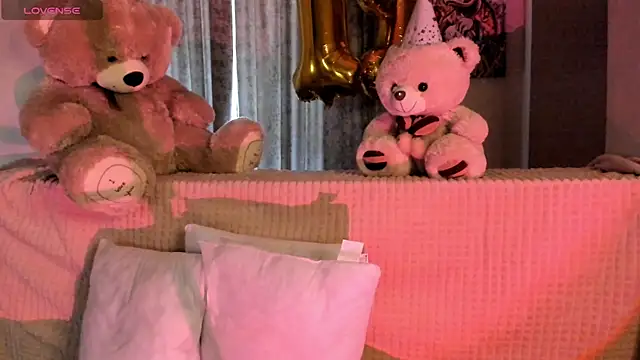 Snapshot of boobsfireee chatting on January 15, 7:02 am boobsfireee online show from January 15, 7:02 am