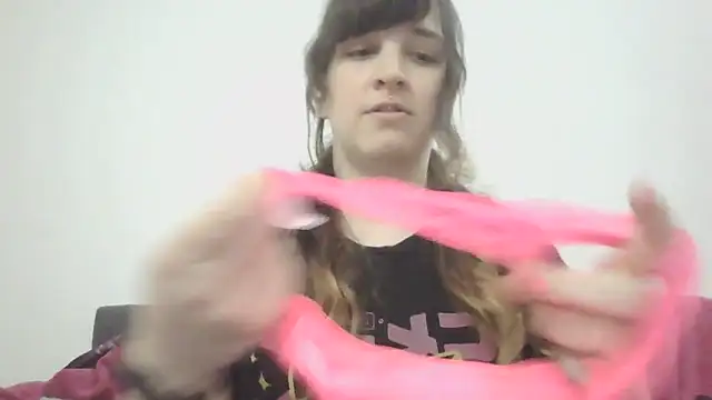 Snapshot of Darkytah chatting on February 7, 9:24 am Darkytah online show from February 7, 9:24 am