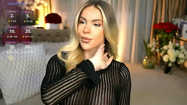 ChloeVelvetx online show from March 12, 9:32 pm