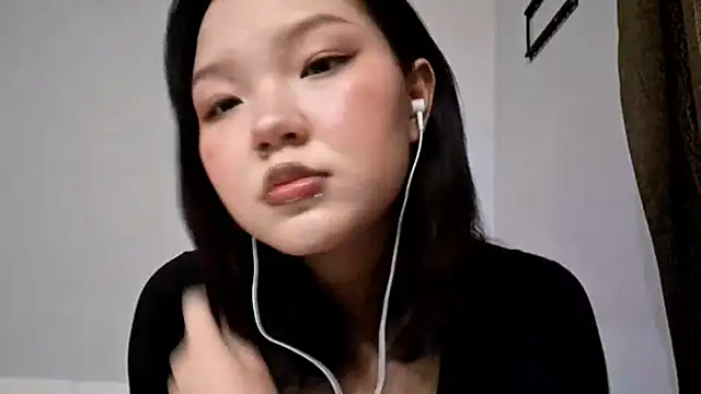 MeowMiaMeow online show from December 16, 5:40 pm