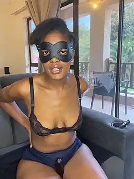 Snapshot of Fancy_Face28 chatting on February 13, 7:37 am Fancy Face28 online show from February 13, 7:37 am