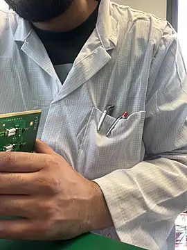 Snapshot of grosqueue3838 chatting on April 9, 9:15 am grosqueue3838 online show from April 9, 9:15 am