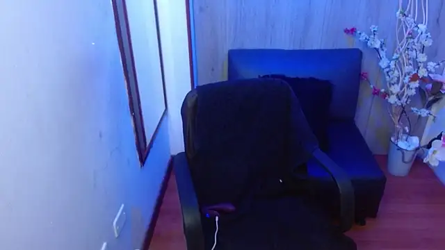 Snapshot of Angelica_Aragon chatting on December 20, 6:04 pm Angelica Aragon online show from December 20, 6:04 pm