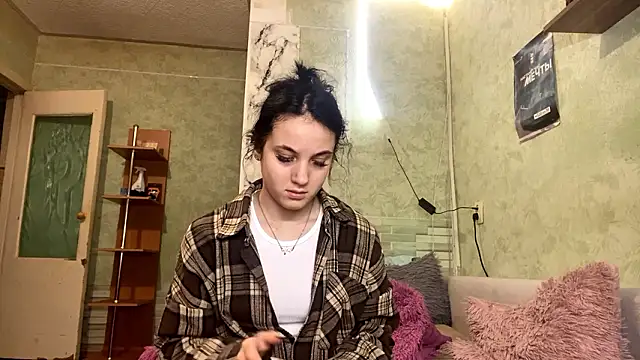 StacyHoyles online show from February 6, 11:02 am