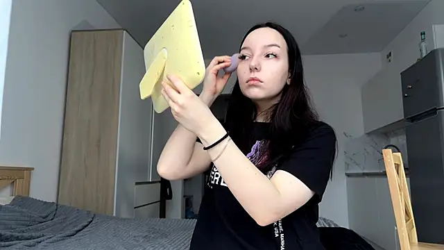 Snapshot of WhiteNoiseJoy chatting on December 3, 6:21 am WhiteNoiseJoy online show from December 3, 6:21 am