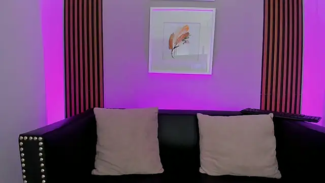 Ariana collinss online show from June 4, 1:17 pm