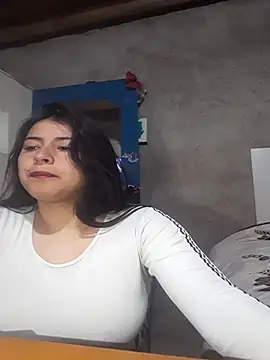 Snapshot of Estefanny_Lolyy chatting on June 15, 2:25 am Estefanny Lolyy online show from June 15, 2:25 am