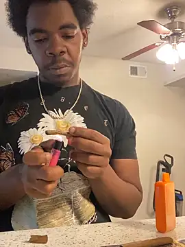 JaHavin- online show from June 15, 6:21 pm