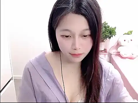 Snapshot of youyou-66 chatting on January 12, 2:33 pm youyou-66 online show from January 12, 2:33 pm