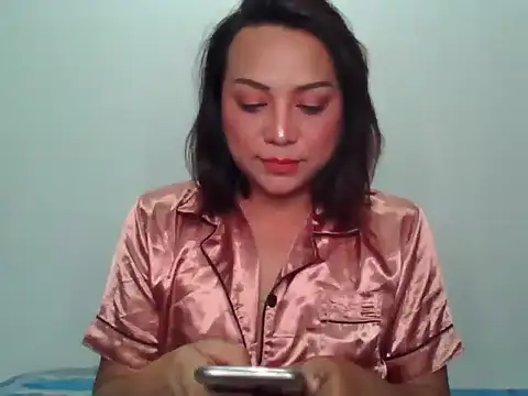 Snapshot of alexassecretxx chatting on April 16, 1:01 pm alexassecretxx online show from April 16, 1:01 pm