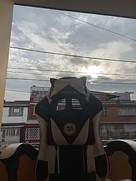 Snapshot of Engell_fire chatting on December 2, 12:10 pm Engell fire online show from December 2, 12:10 pm