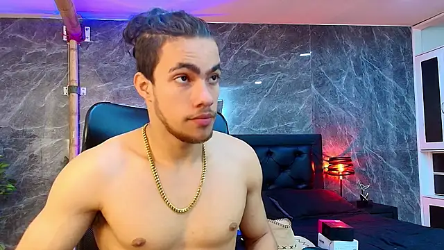 Snapshot of PatrickS25 chatting on December 5, 4:10 am PatrickS25 online show from December 5, 4:10 am