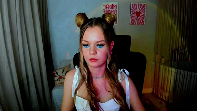 MidnighteAura online show from March 1, 7:38 pm