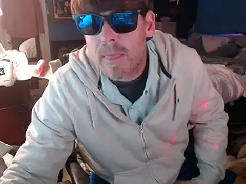 Snapshot of BamaBoi40AL chatting on December 4, 5:10 pm BamaBoi40AL online show from December 4, 5:10 pm