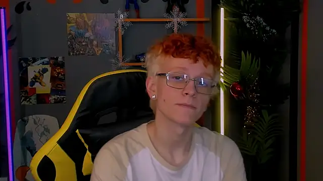 Snapshot of Ethan_Miltons chatting on December 17, 10:10 am Ethan Miltons online show from December 17, 10:10 am