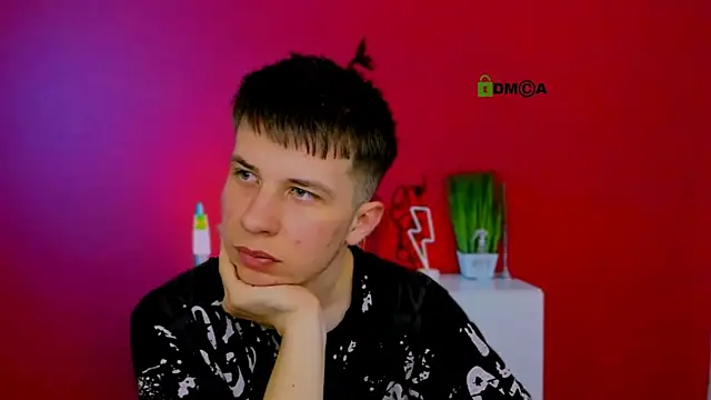 leo valor online show from March 25, 7:42 pm