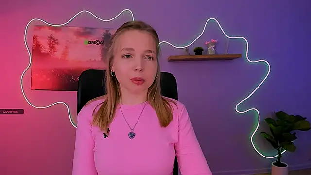 Snapshot of teya_starling chatting on April 19, 7:51 am teya starling online show from April 19, 7:51 am