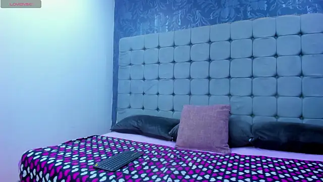 Snapshot of Messy_Karol_ chatting on December 3, 1:53 pm Messy Karol online show from December 3, 1:53 pm